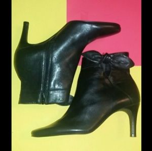 EUC Naturalizer Bootie